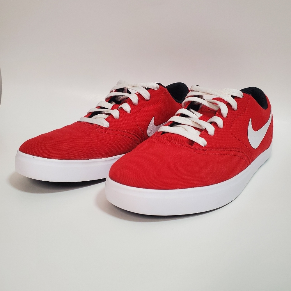 Nike SB skateboard size 8 Red & White